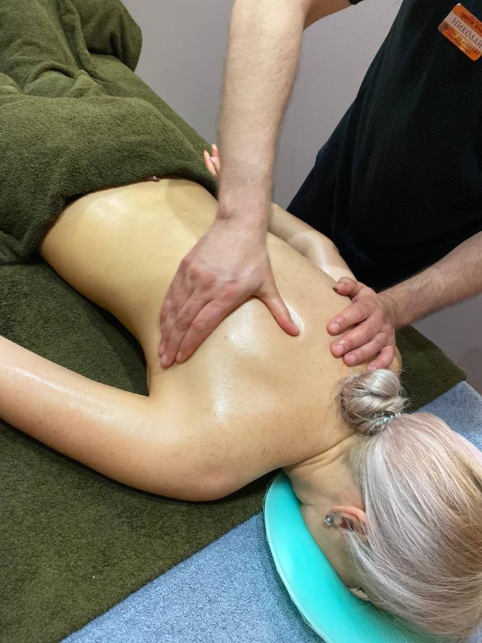 Массаж шейно-воротниковой зоны