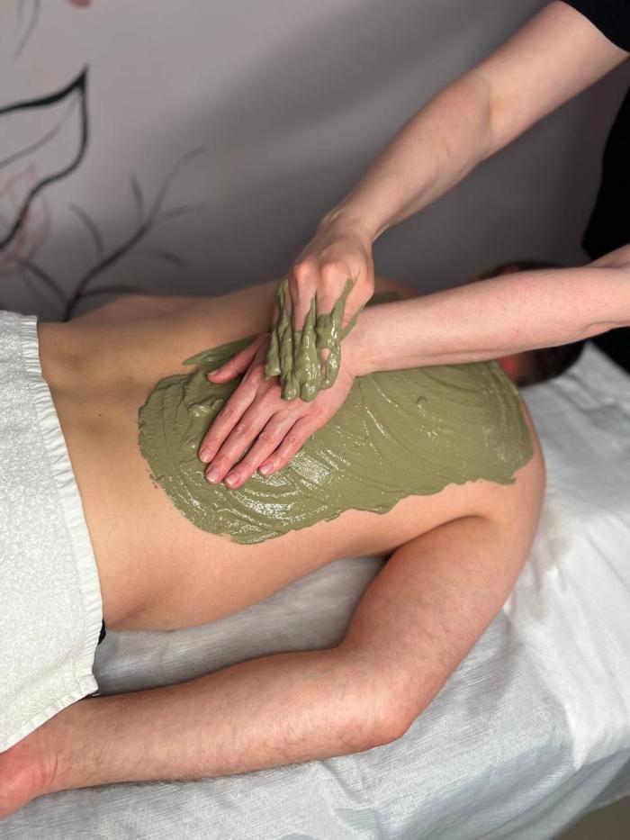 Обертывание голубой глиной